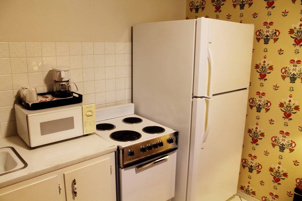 Auld Holland Inn - Whidbey Island Hotel | restaurant | 33575 WA-20, Oak Harbor, WA 98277, USA | 3606752288 OR +1 360-675-2288