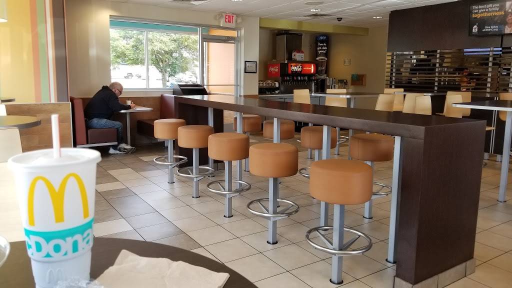 McDonalds | cafe | 7374 Midland Rd, Freeland, MI 48623, USA | 9896956083 OR +1 989-695-6083