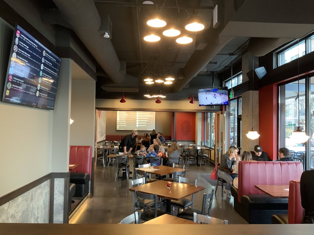 Woodin Creek Kitchen & Tap | restaurant | 13550 NE Village Square Dr #1010, Woodinville, WA 98072, USA | 4252151999 OR +1 425-215-1999