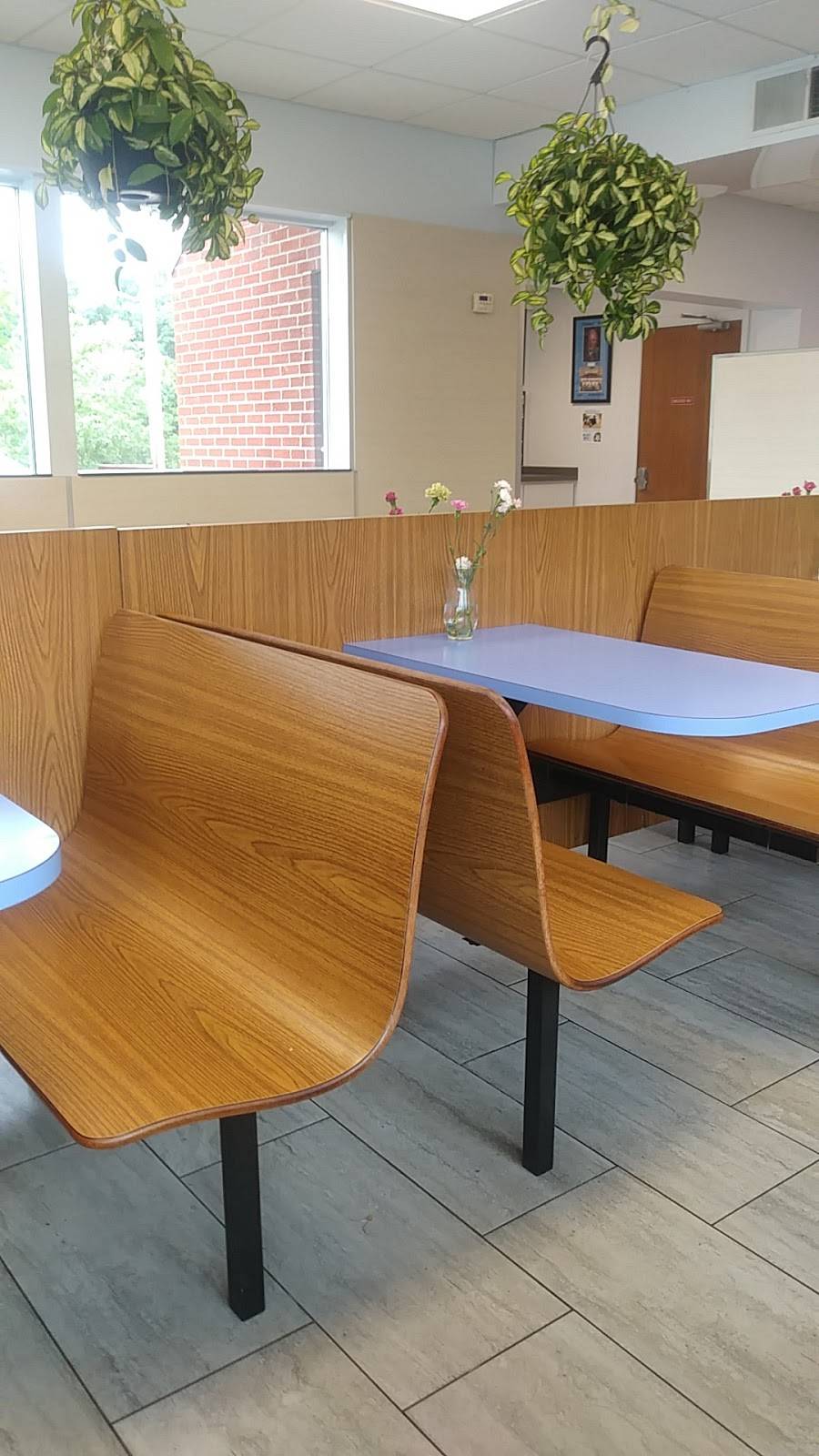 Olympic Broil | restaurant | 1320 N Grand River Ave, Lansing, MI 48906, USA | 5174858584 OR +1 517-485-8584