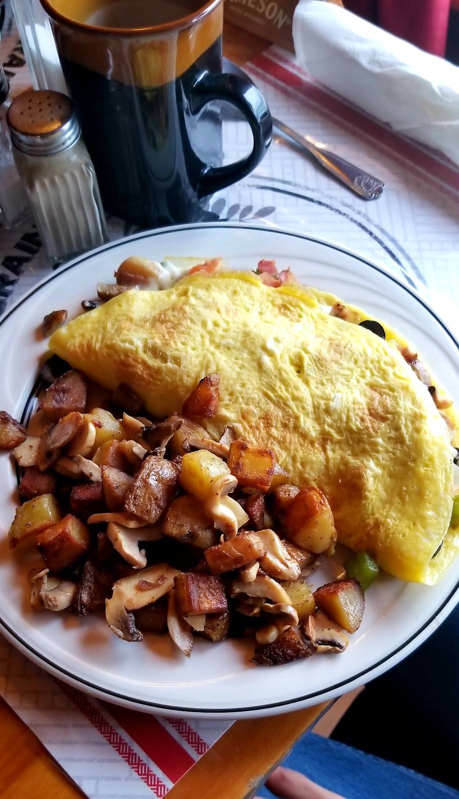 Coops Place | restaurant | 64 Bethel Rd, West Paris, ME 04289, USA | 2076743333 OR +1 207-674-3333