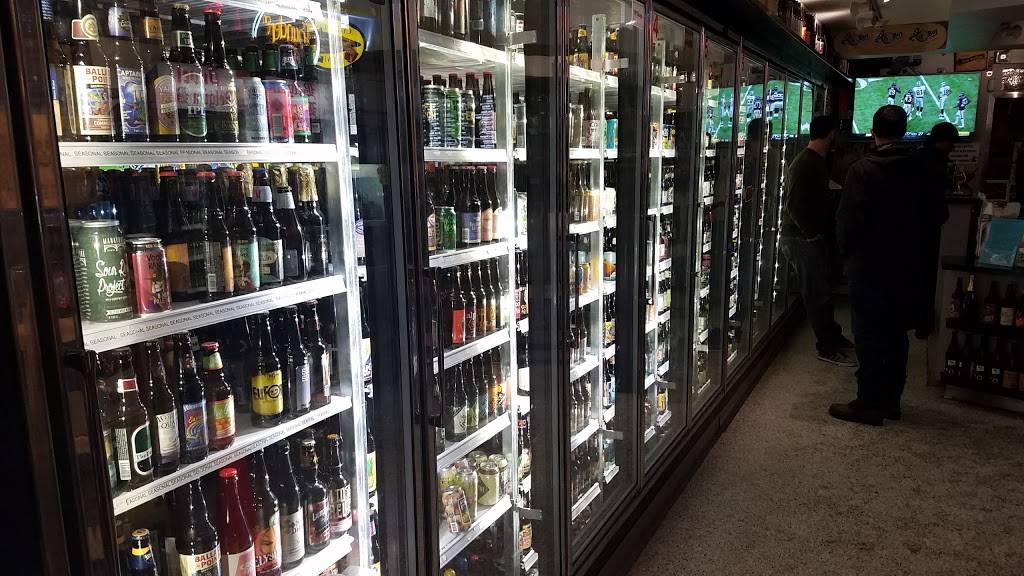 Pinocchios Beer Garden To Go | restaurant | 31 E Baltimore Ave, Media, PA 19063, USA | 6105667767 OR +1 610-566-7767