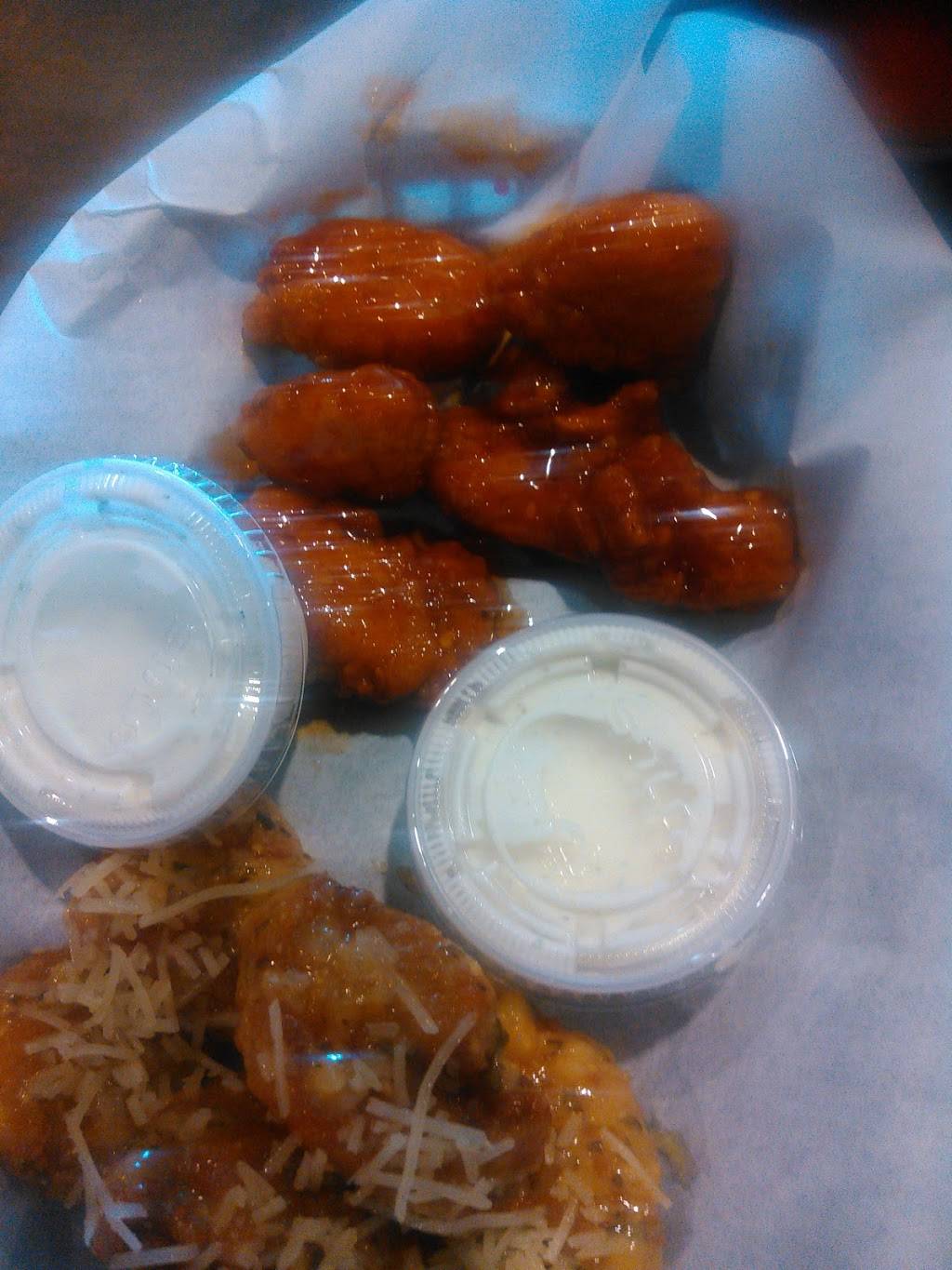 Back Porch Sports Grill | restaurant | 1613 NE Big Bend Trail, Glen Rose, TX 76043, USA | 2542690400 OR +1 254-269-0400