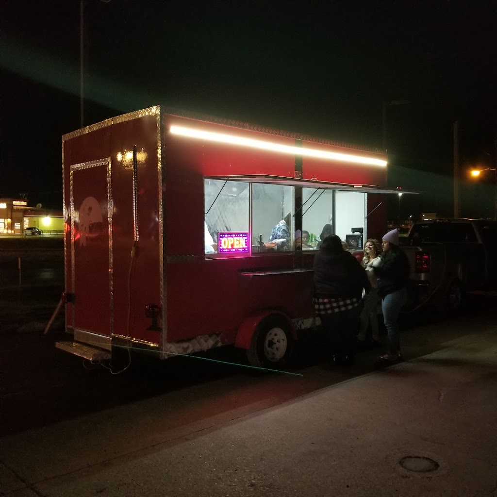 Letz Go Foodz | restaurant | 100 W Rendon Crowley Rd, Burleson, TX 76028, USA | 8173053053 OR +1 817-305-3053