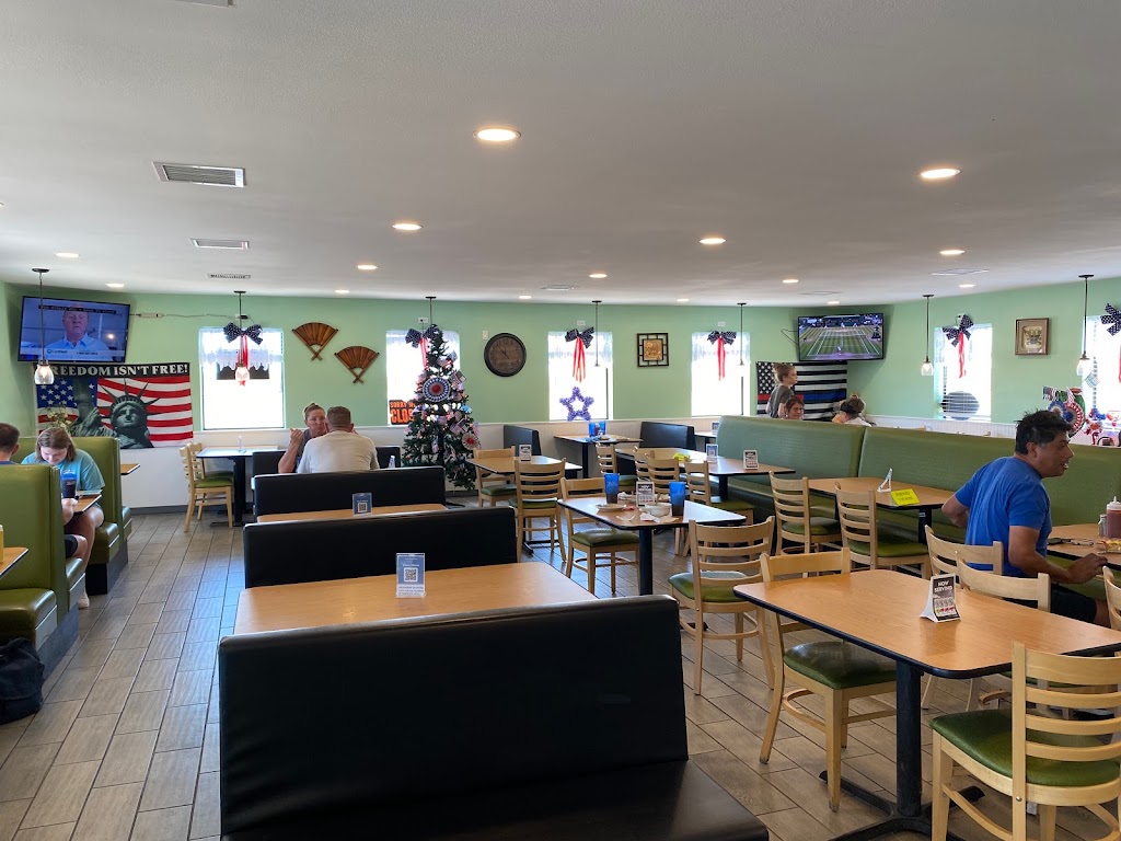 Tom & Suzies Diner | restaurant | 2001 Navajo Blvd, Holbrook, AZ 86025, USA | 9285249700 OR +1 928-524-9700