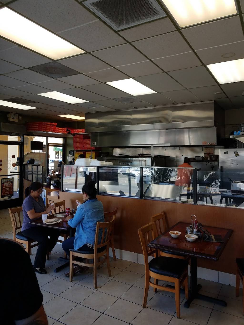 Big Mamas & Papas Pizzeria - Sunland | restaurant | 7802 Foothill Blvd, Sunland-Tujunga, CA 91040, USA | 8183528777 OR +1 818-352-8777