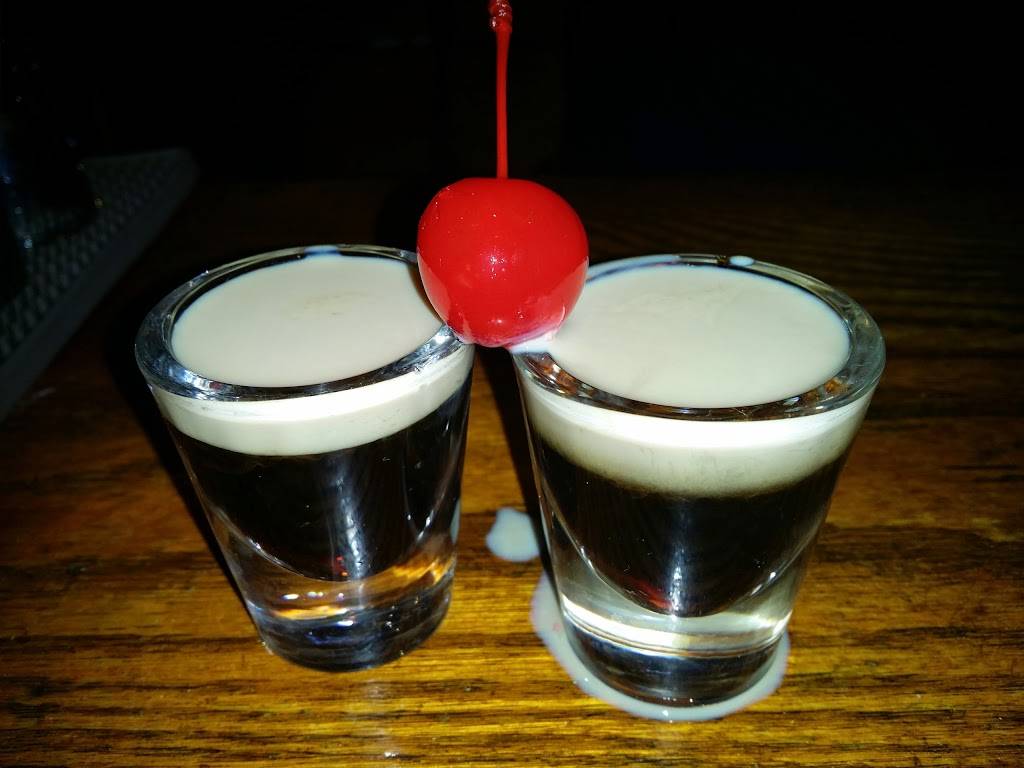 Greens Irish Pub | restaurant | 436 Plandome Rd, Manhasset, NY 11030, USA | 5165706220 OR +1 516-570-6220