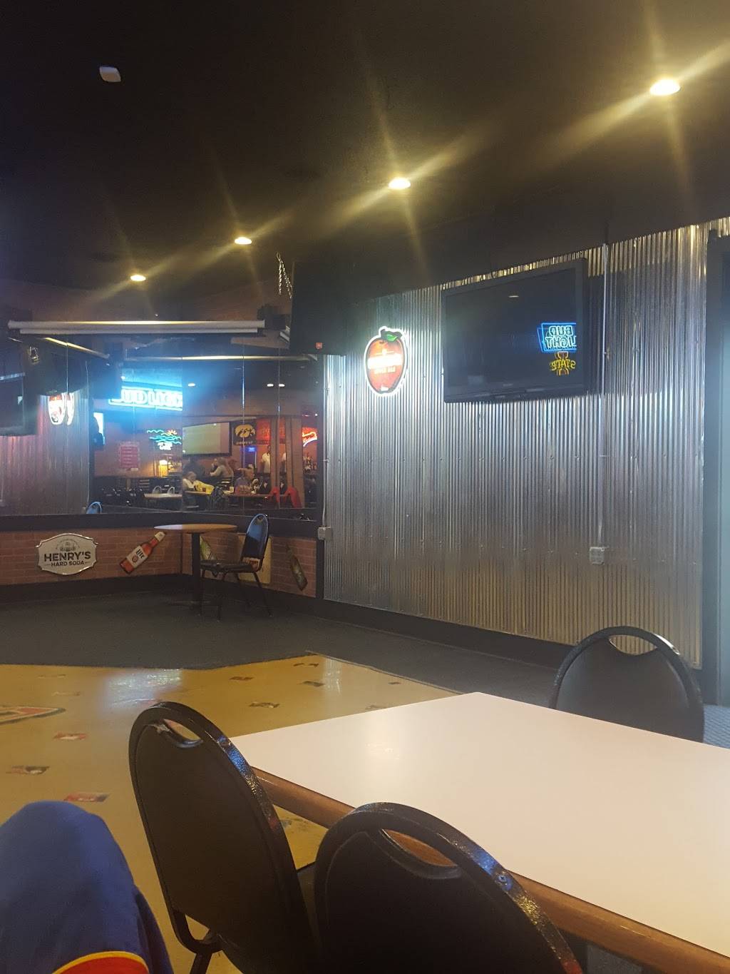 Rumorz Bar & Grill | restaurant | 1210 S Shore Dr, Clear Lake, IA 50428, USA | 6413571035 OR +1 641-357-1035