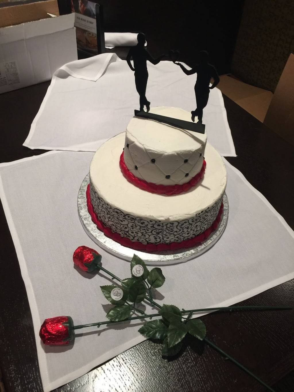 Carrabbas Italian Grill | restaurant | 44695 Schoenherr Rd, Sterling Heights, MI 48313, USA | 5863232652 OR +1 586-323-2652