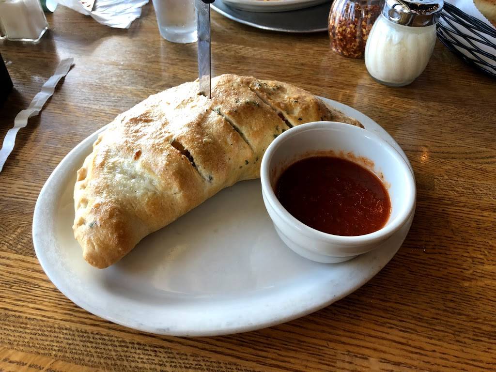 Takis Greek-Italian Restaurant | restaurant | 13761 US-441, Lady Lake, FL 32159, USA | 3524303630 OR +1 352-430-3630