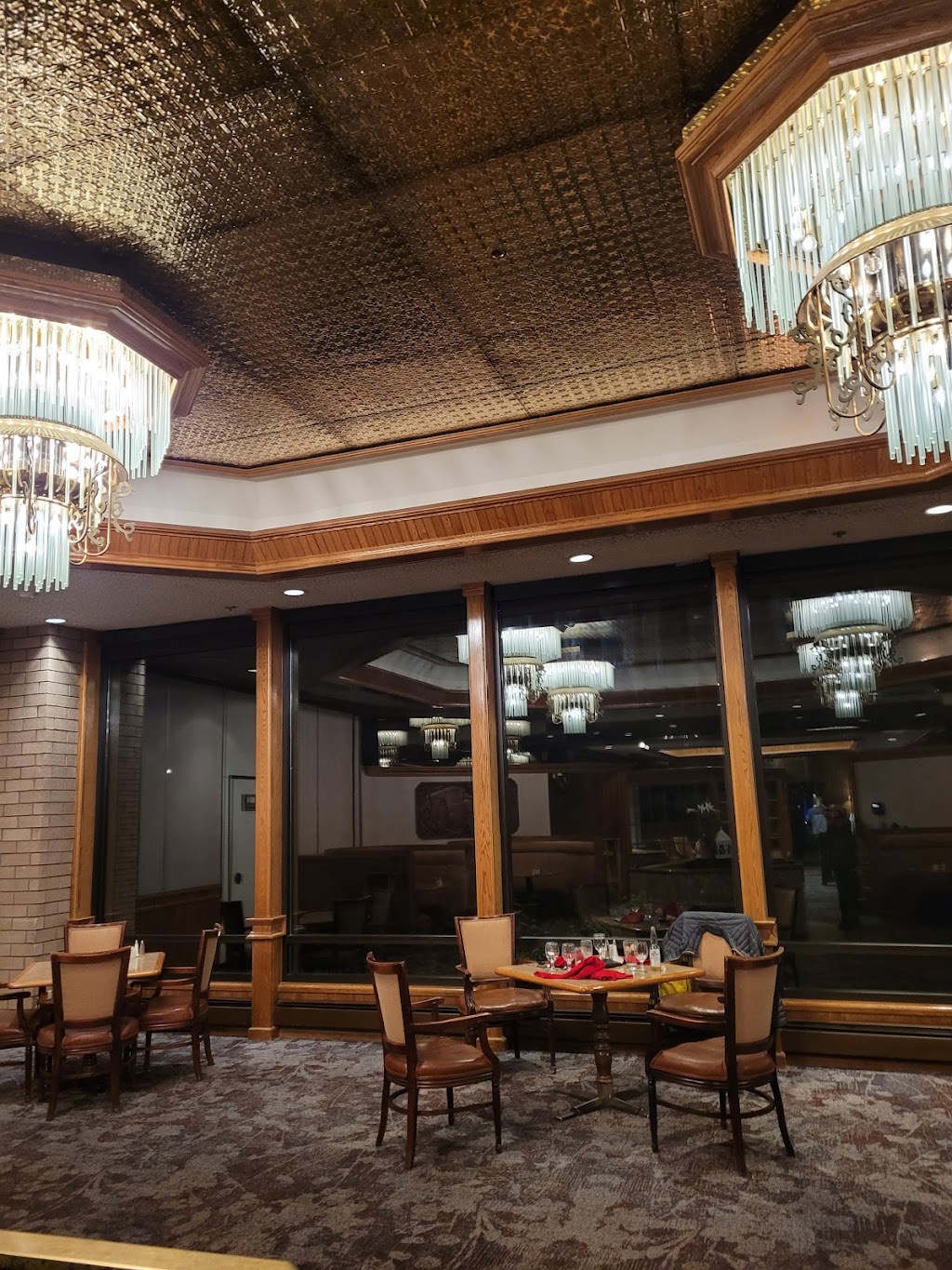 Edgewater Grille & Lounge | restaurant | 501 Camino Del Rio, Durango, CO 81301, USA | 9703823950 OR +1 970-382-3950