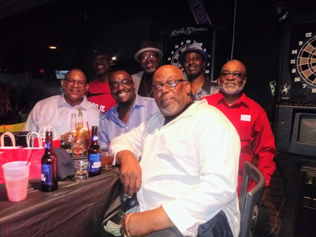 Kellys Sports Bar & Grill | night club | 26615 Ryan Rd, Warren, MI 48091, USA | 5867571250 OR +1 586-757-1250