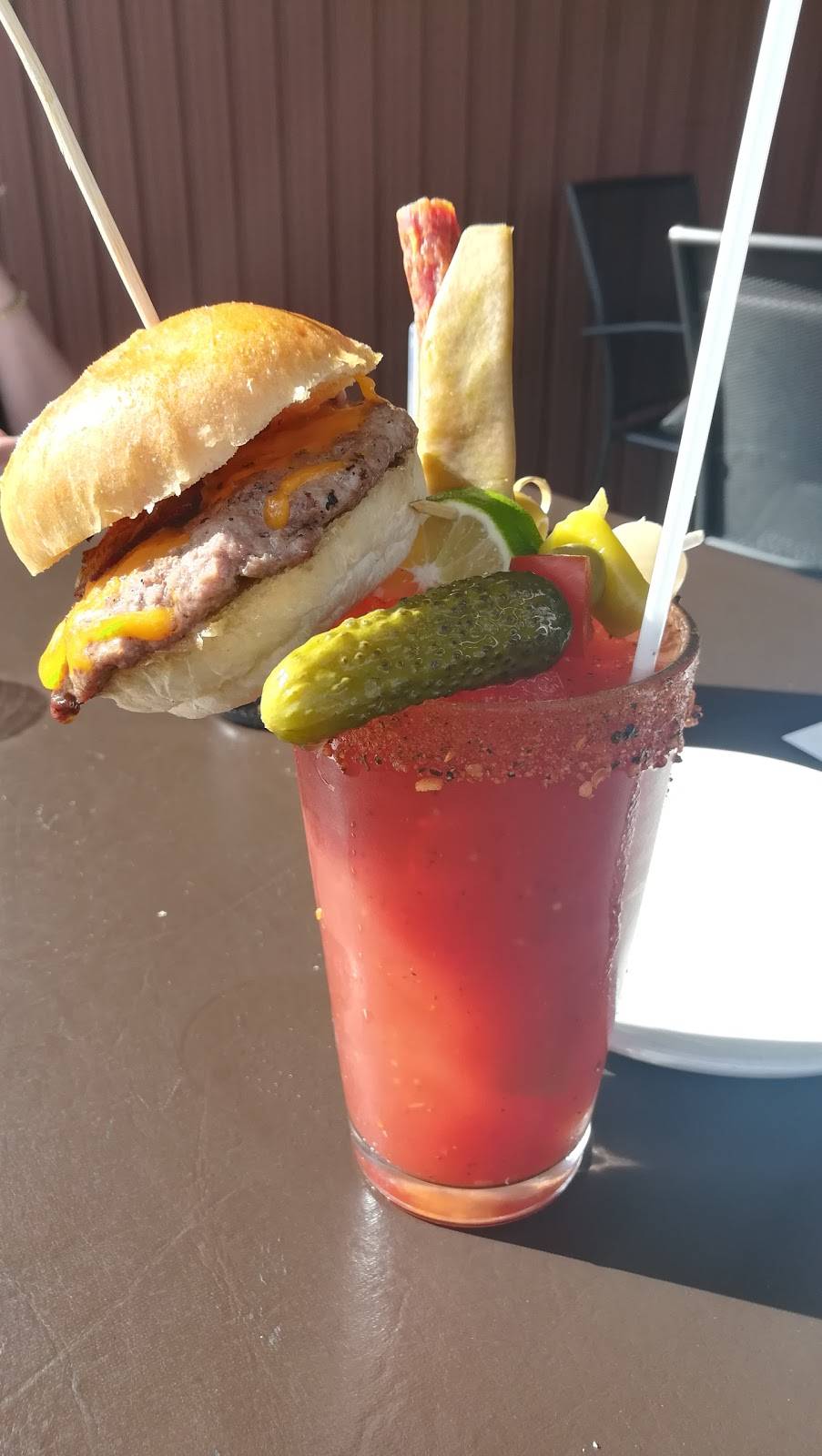 Walkerville Eatery | restaurant | 911 Walker Rd, Windsor, ON N8Y 2N6, Canada | 2262219969 OR +1 226-221-9969