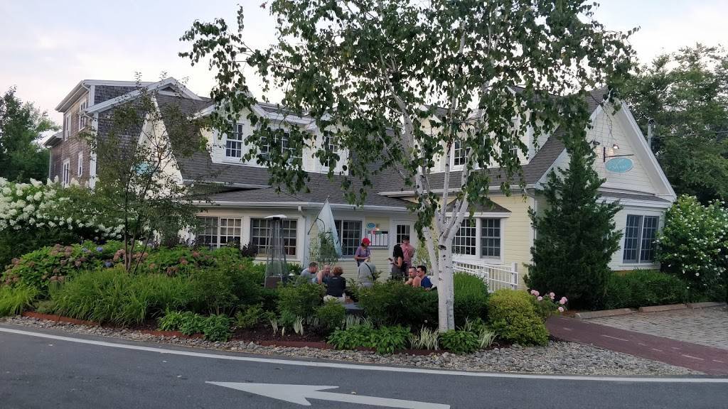 Victors | restaurant | 175 Bradford Street Ext, Provincetown, MA 02657, USA | 5084871777 OR +1 508-487-1777