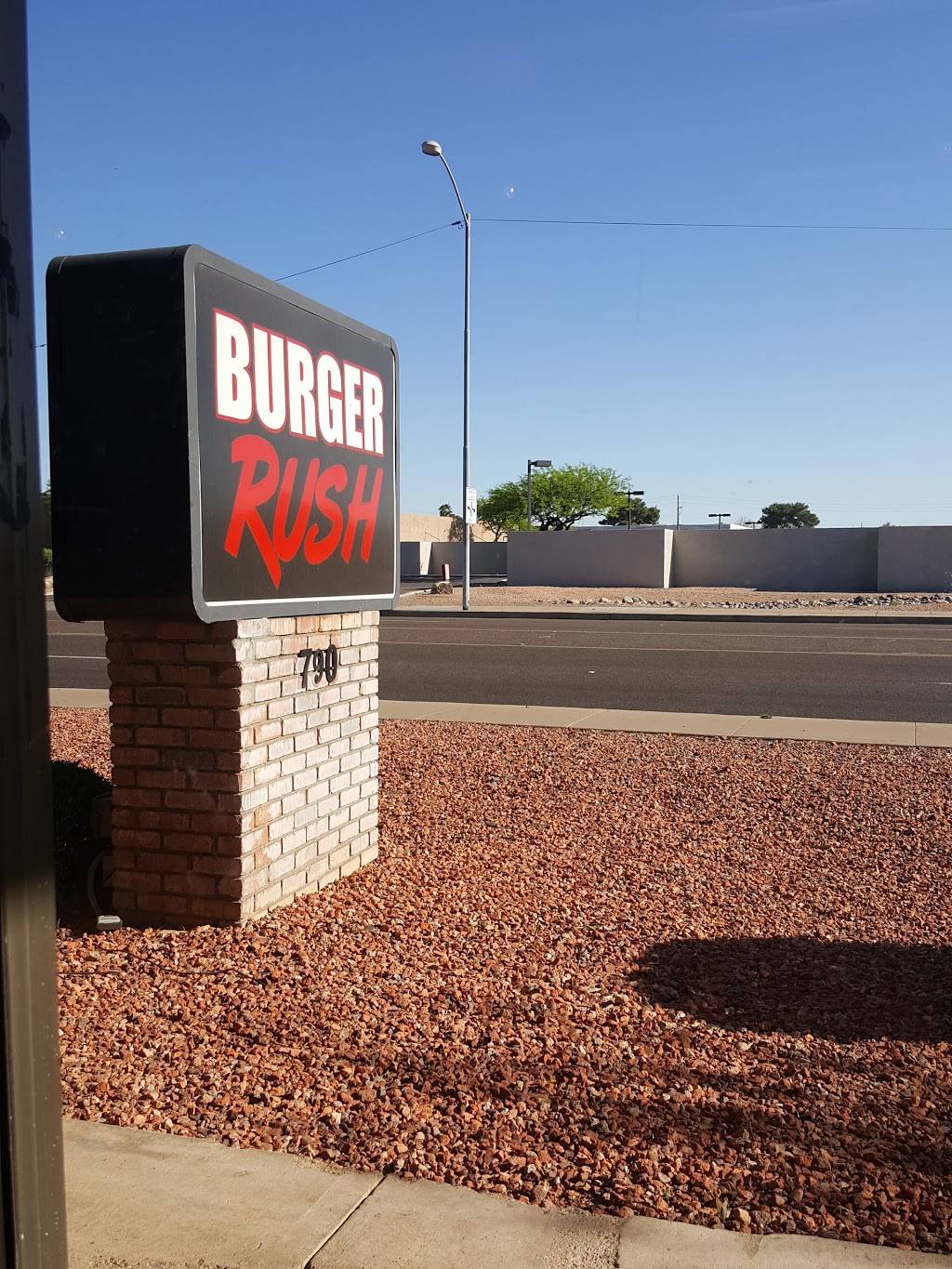 Burger Rush | restaurant | 790 W Broadway Rd, Tempe, AZ 85281, USA | 4809664000 OR +1 480-966-4000
