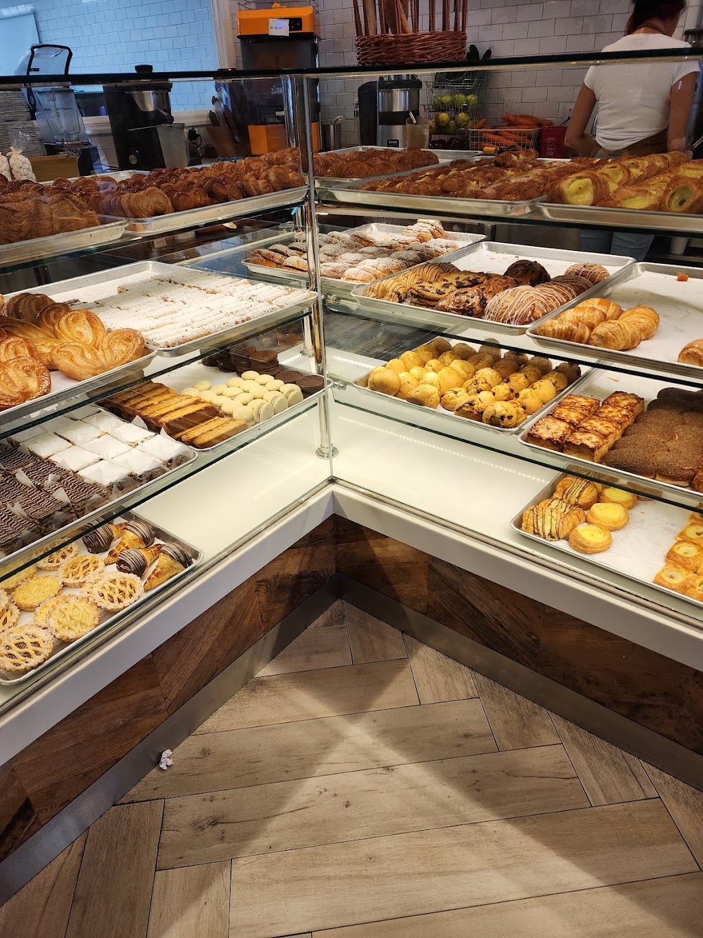 Dulce De Leche Bakery | bakery | 6510 Bergenline Ave, West New York, NJ 07093, USA | 2018696999 OR +1 201-869-6999