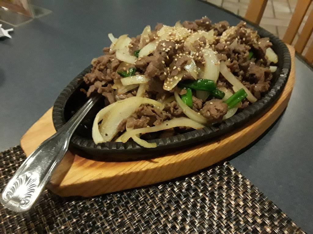 Shine’s Fresh Asian | restaurant | 2519, 30 Leonard St, Belmont, MA 02478, USA | 6174896333 OR +1 617-489-6333