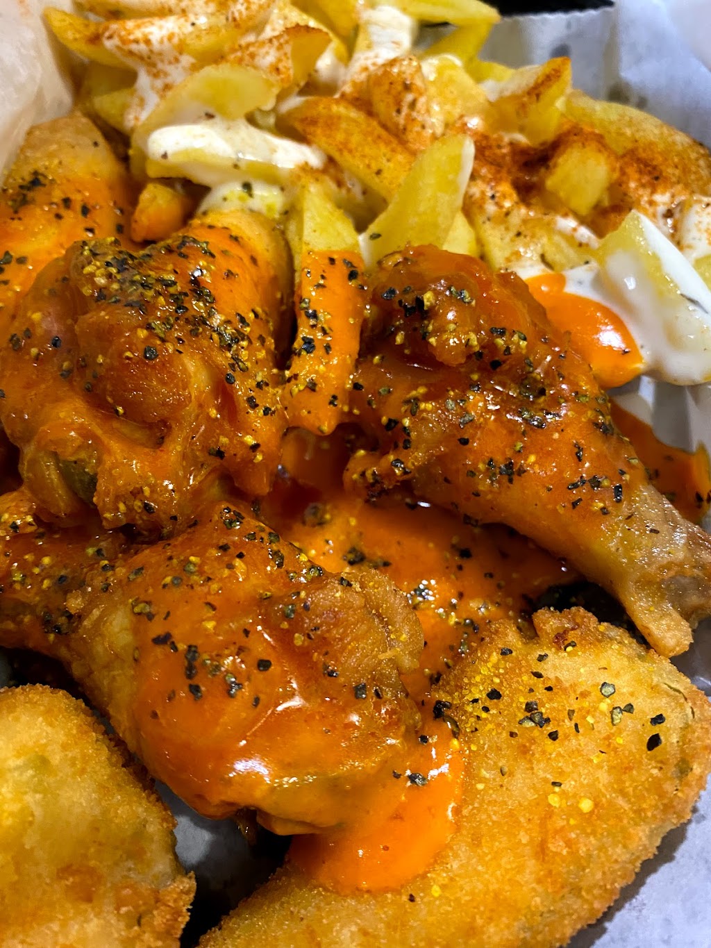 Crimson Wings | restaurant | 702 Skyland Blvd E, Tuscaloosa, AL 35405, USA | 2052012606 OR +1 205-201-2606