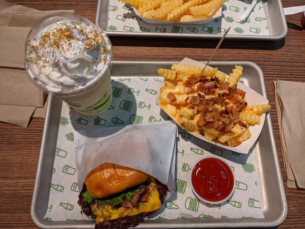 Shake Shack | restaurant | 795 Haddonfield Rd, Cherry Hill, NJ 08002, USA | 8563829870 OR +1 856-382-9870