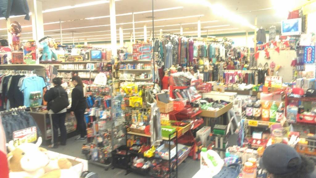 Americana Expo Center Flea Market | restaurant | 740 Plainfield St, Providence, RI 02909, USA | 4014904000 OR +1 401-490-4000