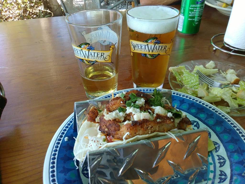 Little Tommies Tiki | restaurant | 5519 Shore Blvd S, Gulfport, FL 33707, USA | 7274988826 OR +1 727-498-8826