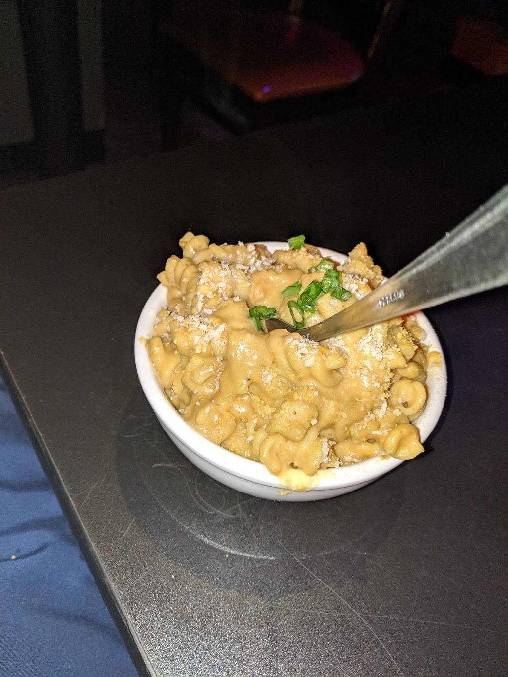 Black Water Bar | restaurant | 835 NE Broadway, Portland, OR 97232, USA | 5032810439 OR +1 503-281-0439