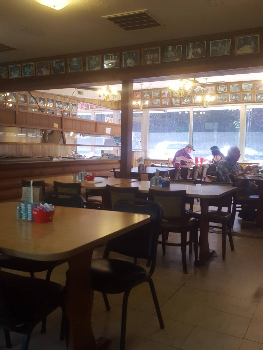 Rainbow Family Restaurant | restaurant | 1726 Jacksboro Pike, LaFollette, TN 37766, USA | 4235629237 OR +1 423-562-9237