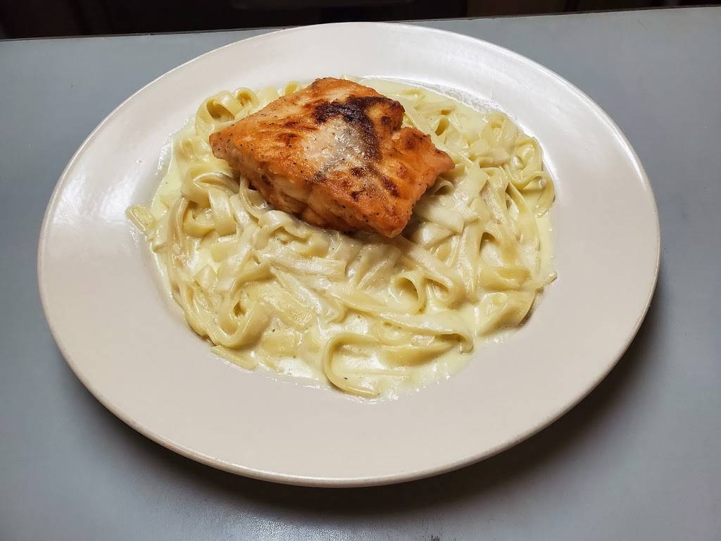 Napolis Italian Restaurant | restaurant | 1301 N Broadway, Pittsburg, KS 66762, USA | 6202329494 OR +1 620-232-9494