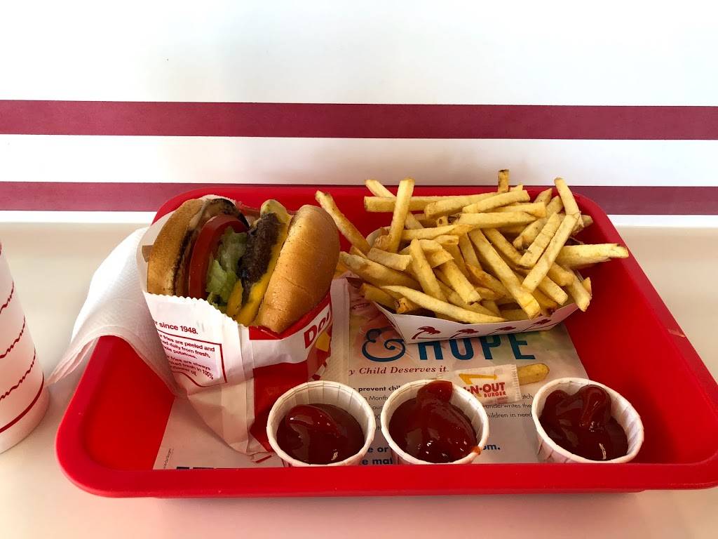 In-N-Out Burger | restaurant | 1316 Ventura Blvd, Camarillo, CA 93010, USA | 8007861000 OR +1 800-786-1000