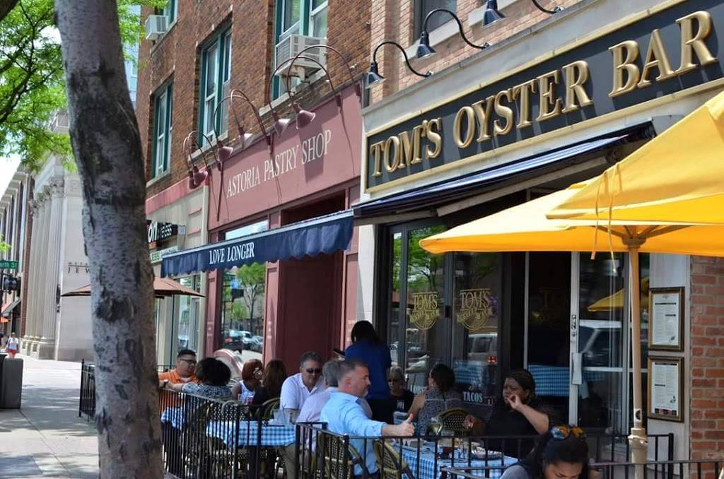 Toms Oyster Bar | restaurant | 318 S Main St, Royal Oak, MI 48067, USA | 2485411186 OR +1 248-541-1186