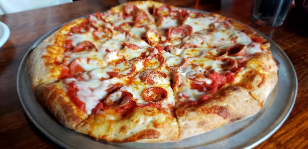 Caliente Pizza & Draft House | restaurant | 4706 William Flinn Hwy, Allison Park, PA 15101, USA | 4124861010 OR +1 412-486-1010