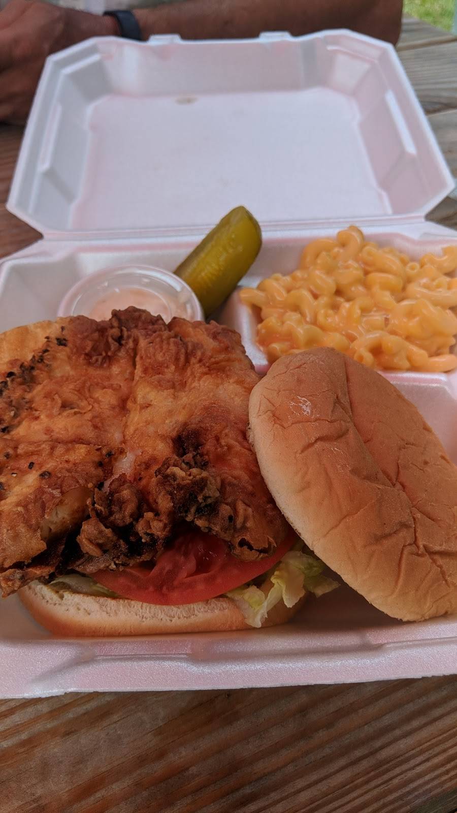 Mullets | restaurant | 614 William Hilton Pkwy, Hilton Head Island, SC 29928, USA | 8432901650 OR +1 843-290-1650