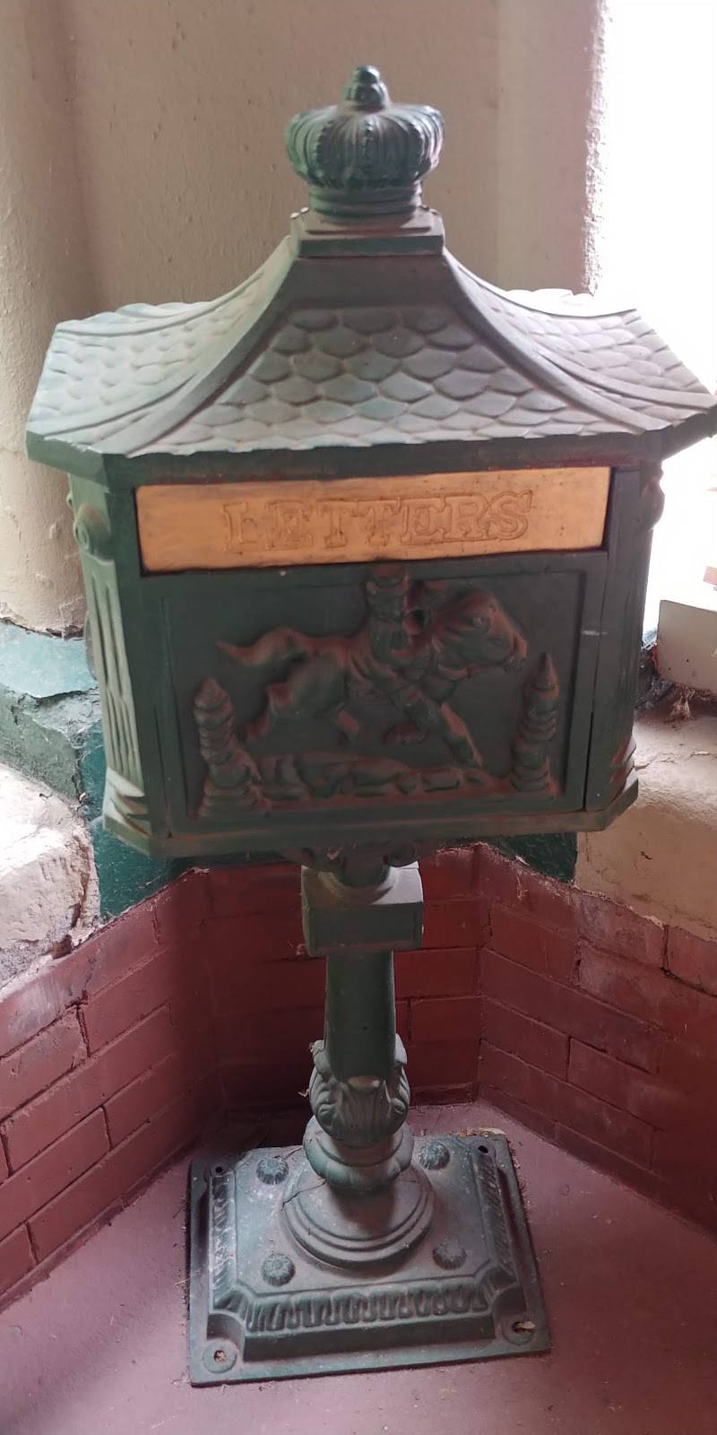 JC Wyatt House | restaurant | 1309 Felix St, St Joseph, MO 64501, USA | 8166761004 OR +1 816-676-1004