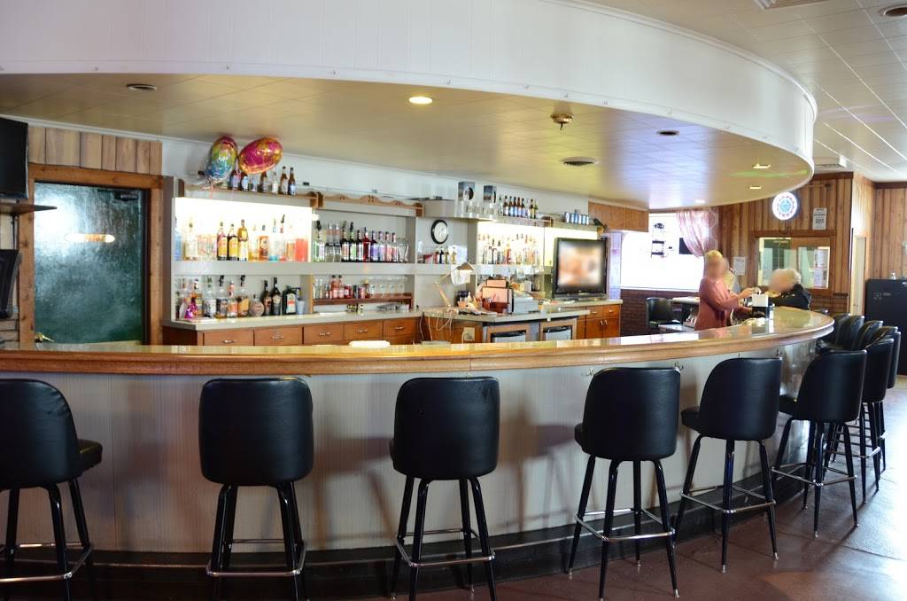 Pzs Place & Steakhouse | restaurant | 2330 Grand Ave, Galesburg, IL 61401, USA | 3093422516 OR +1 309-342-2516