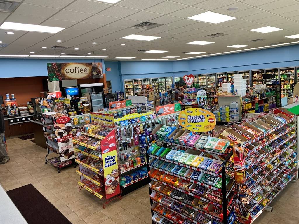 BP Gas | restaurant | 702 W Trafalgar Point Way, Trafalgar, IN 46181, USA | 3178785400 OR +1 317-878-5400