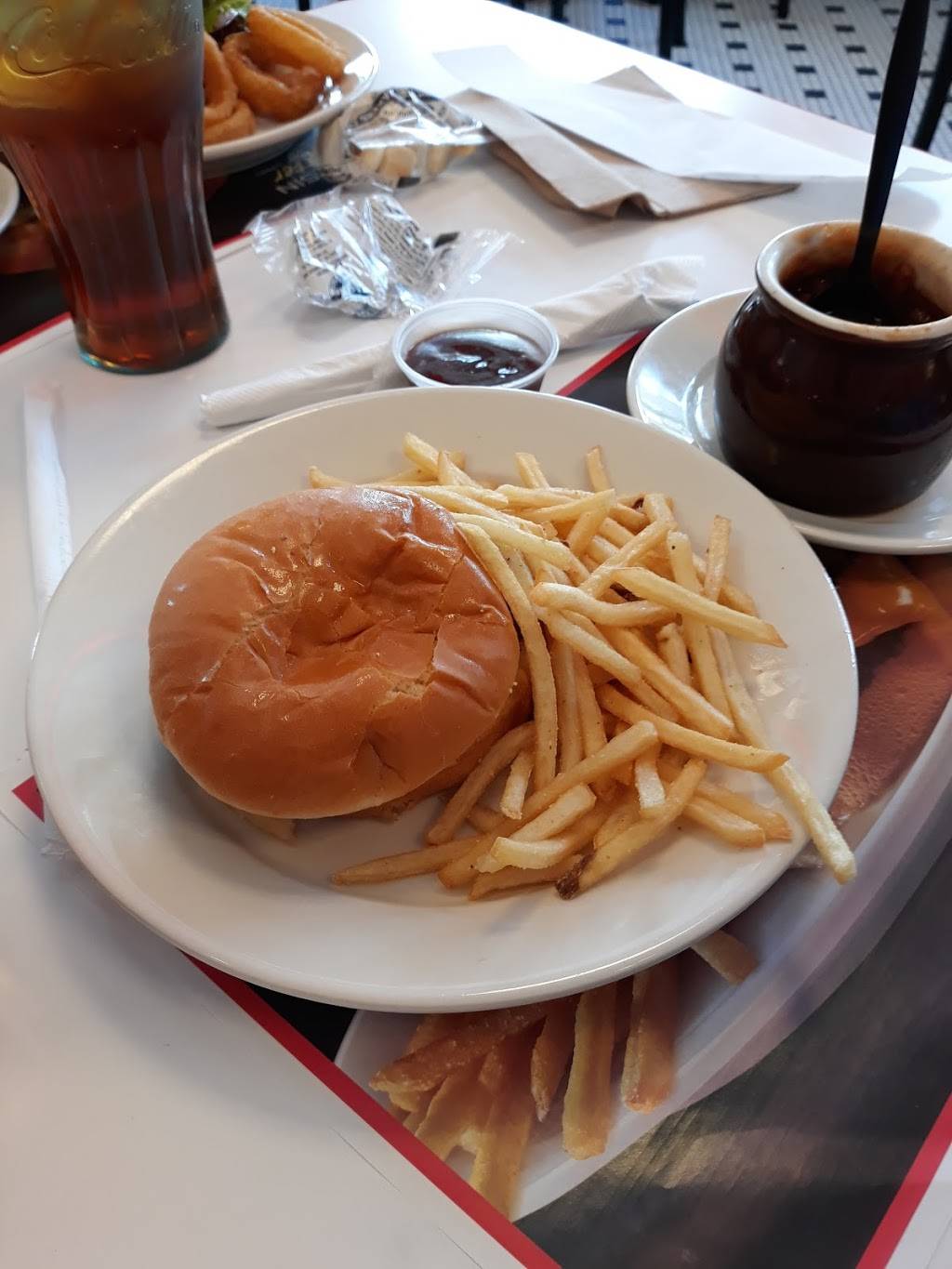 Steak n Shake | restaurant | 133 S State Rd 7, Royal Palm Beach, FL 33414, USA | 5613336474 OR +1 561-333-6474