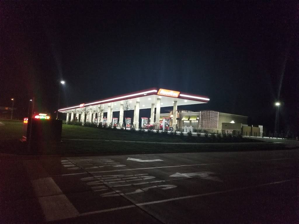 RaceTrac | cafe | 19 E Debbie Ln, Mansfield, TX 76063, USA | 6825181839 OR +1 682-518-1839