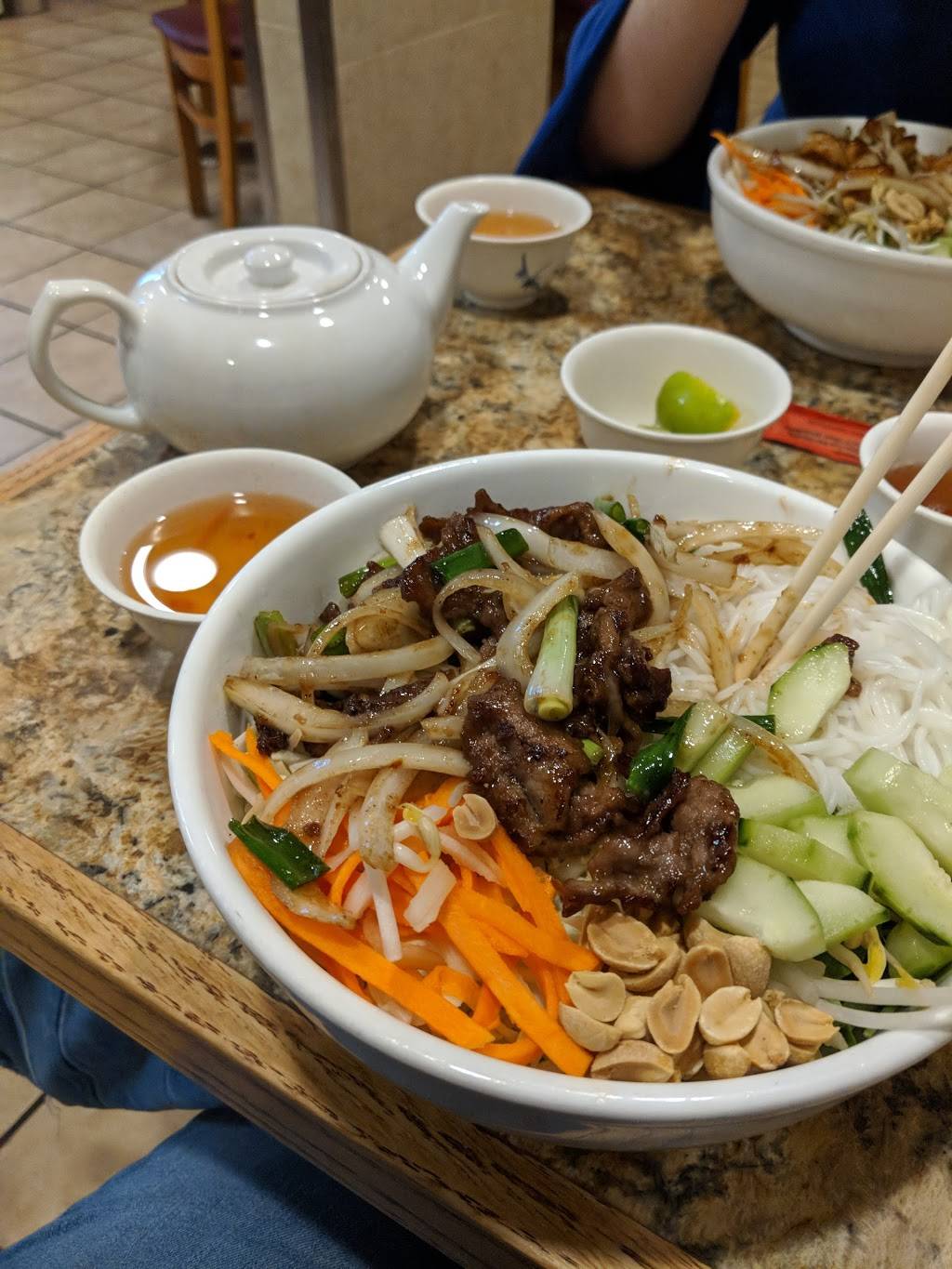 Vietnam Gate Restaurant | restaurant | 321 S Lincolnway St, North Aurora, IL 60542, USA | 6302993585 OR +1 630-299-3585