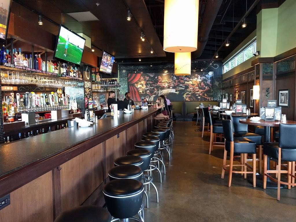 Bar Louie | night club | 103 Chesterfield Valley Dr, Chesterfield, MO 63005, USA | 6367360600 OR +1 636-736-0600