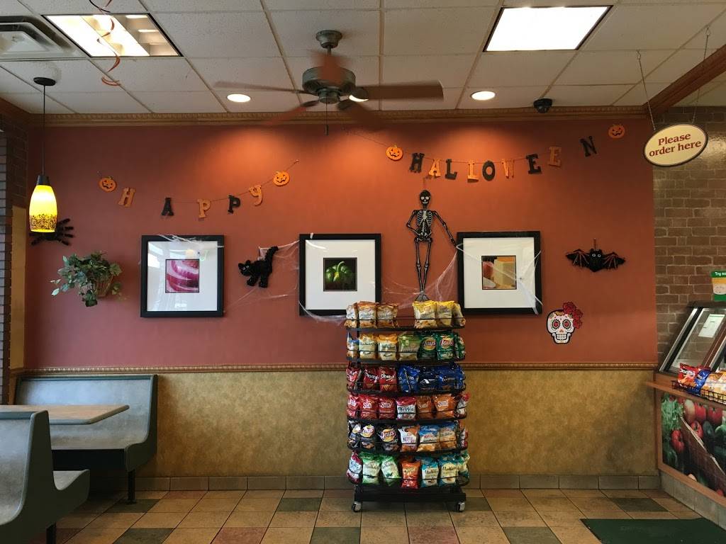 Subway | restaurant | 410 Eureka Rd, Wyandotte, MI 48192, USA | 7343242990 OR +1 734-324-2990