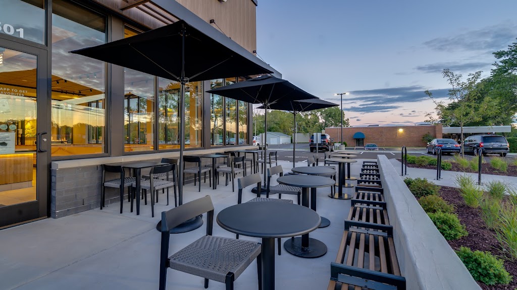 Starbucks | cafe | 2503 S Stoughton Rd, Madison, WI 53716, USA | 6083943077 OR +1 608-394-3077