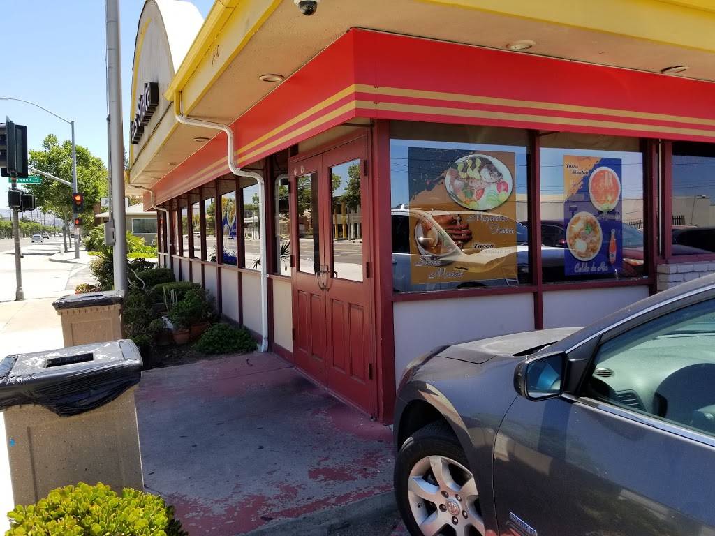Tacos Sinaloa | restaurant | 1430 17th St, Santa Ana, CA 92705, USA | 7145432300 OR +1 714-543-2300