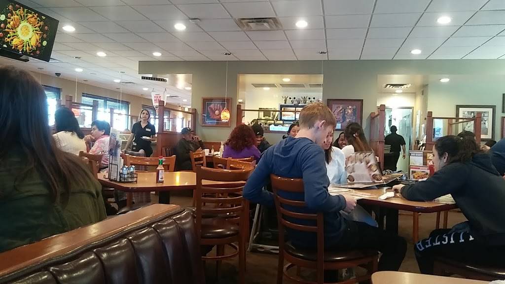 Dennys | restaurant | 37050 47th St E, Palmdale, CA 93552, USA | 6612853884 OR +1 661-285-3884