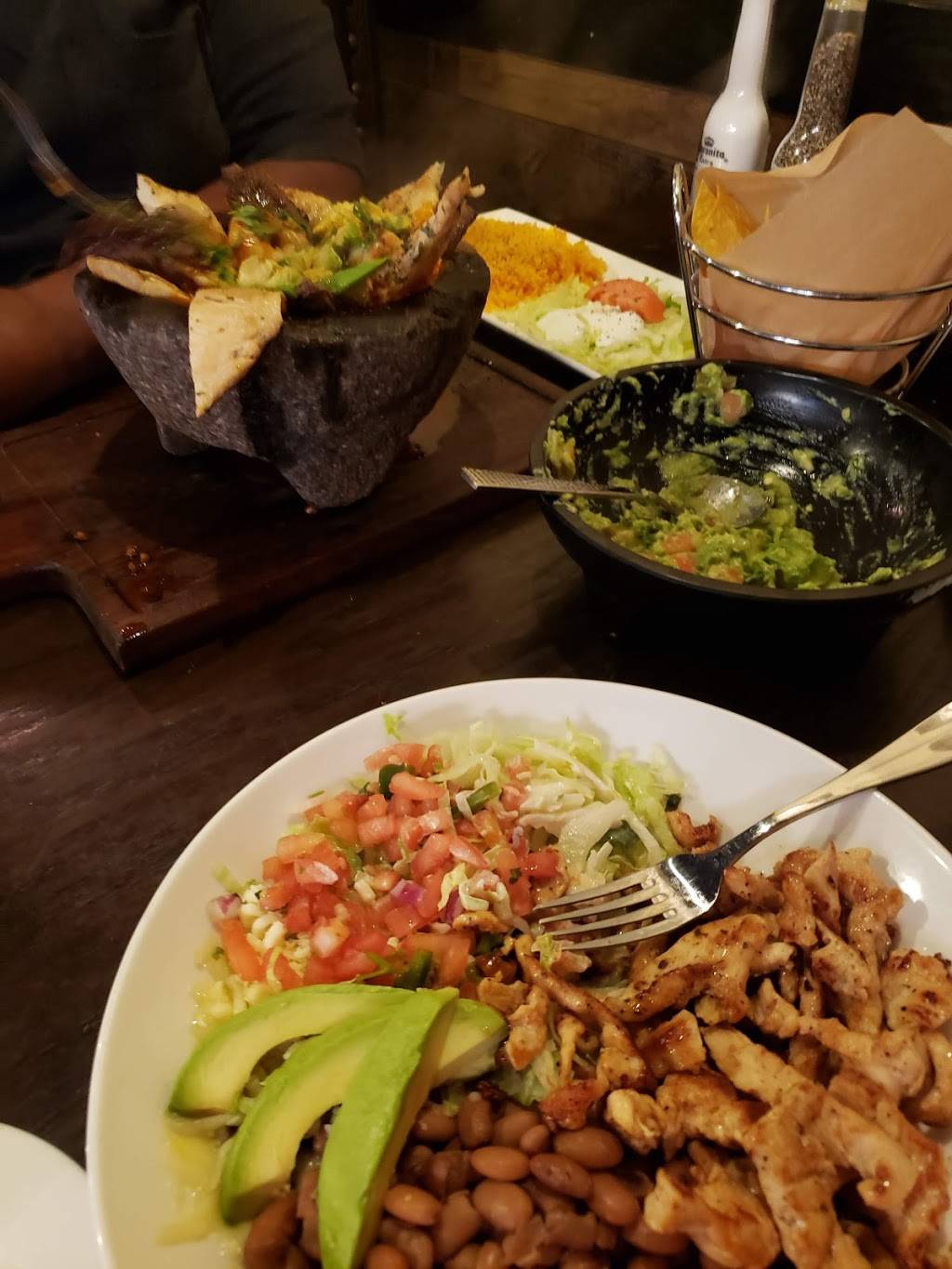 Juans Mexican Cafe and Cantina | restaurant | 561 Bland Blvd, Newport News, VA 23602, USA | 7578775826 OR +1 757-877-5826