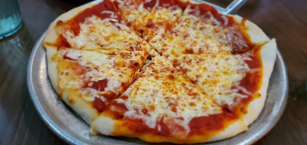 Luigis Pizzeria | restaurant | 118 E W Main St, Blair, OK 73526, USA | 5805639380 OR +1 580-563-9380