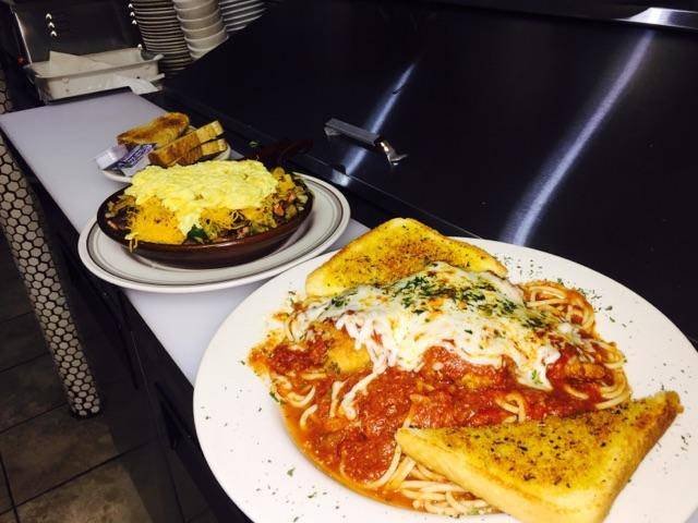 Marseilles Family Restaurant | restaurant | 550 E Bluff St, Marseilles, IL 61341, USA | 8157953111 OR +1 815-795-3111