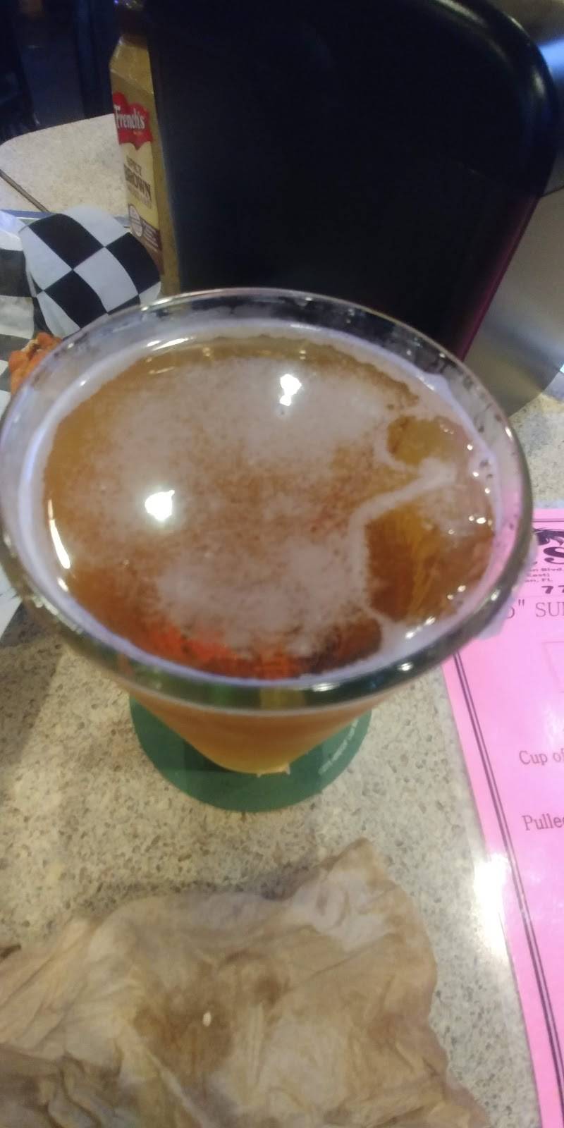 Sandys Grille | restaurant | 171 Sebastian Blvd, Sebastian, FL 32958, USA | 7725893666 OR +1 772-589-3666