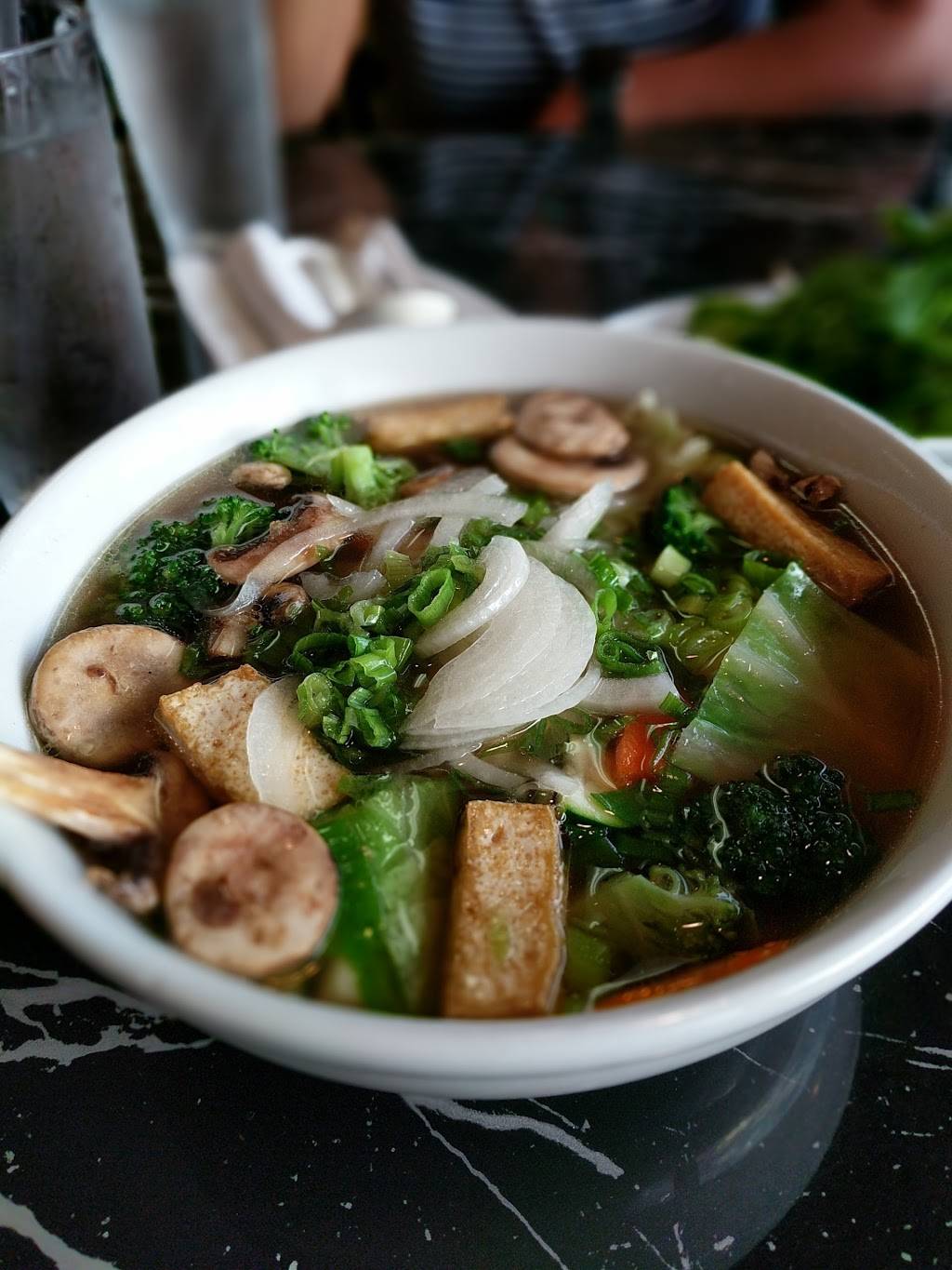 pho & Grill | restaurant | 8809 Jewel Lake Rd, Anchorage, AK 99502, USA | 9078681881 OR +1 907-868-1881