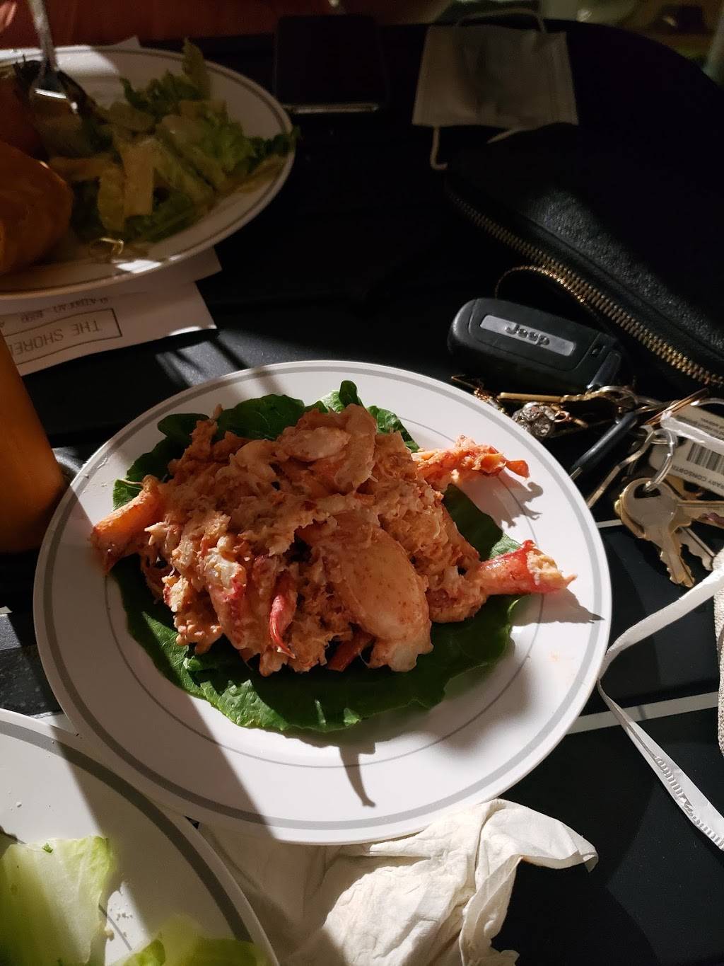 Shoreline beach club | restaurant | 38 Elm St, Tyngsborough, MA 01879, USA | 9782265538 OR +1 978-226-5538