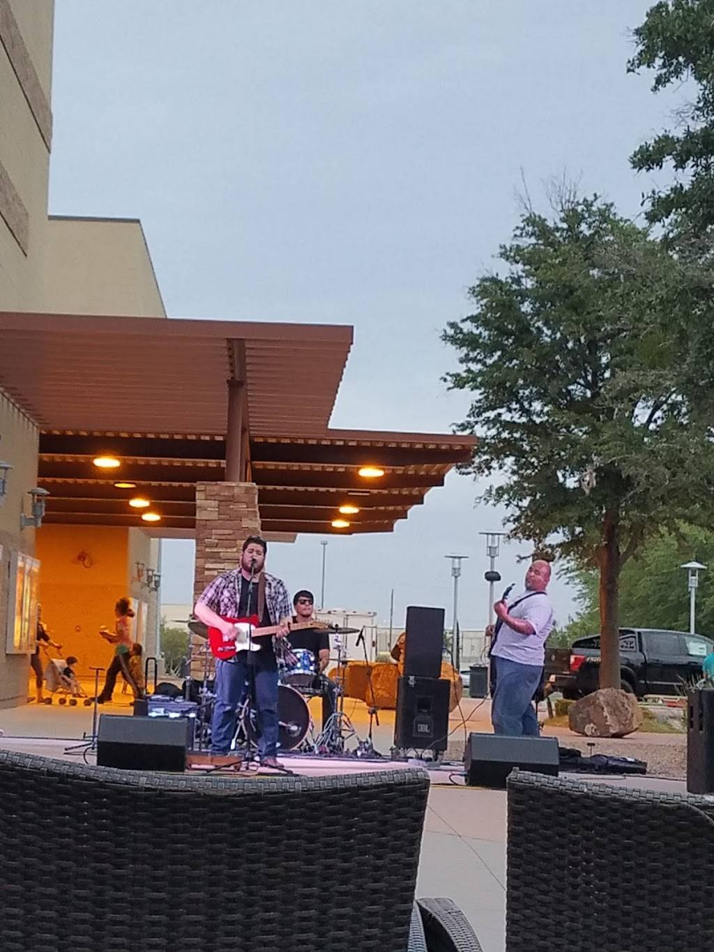 Chipotle Mexican Grill | restaurant | 1617 Pleasonton Rd Ste G-107, Fort Bliss, TX 79906, USA | 9155660774 OR +1 915-566-0774